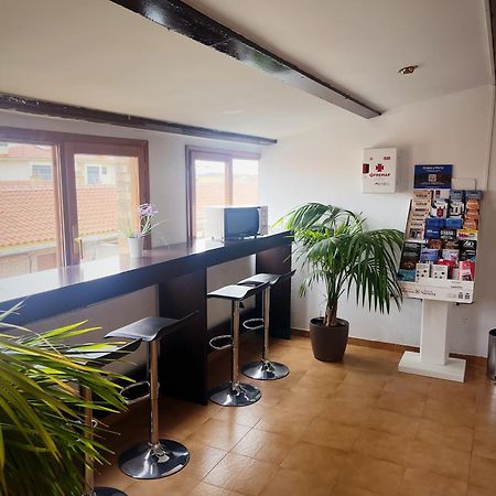 Hostal Legaz フネス  エクステリア 写真