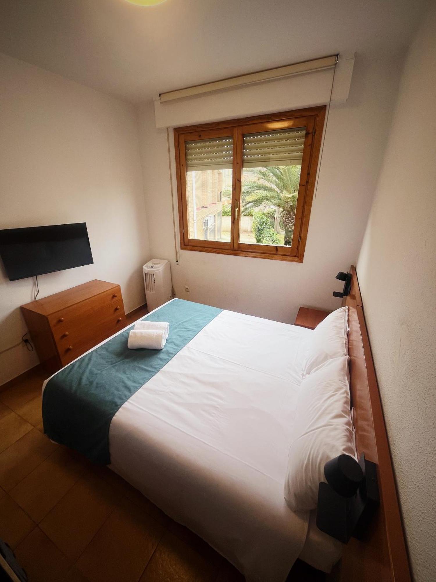 Hostal Legaz フネス  エクステリア 写真